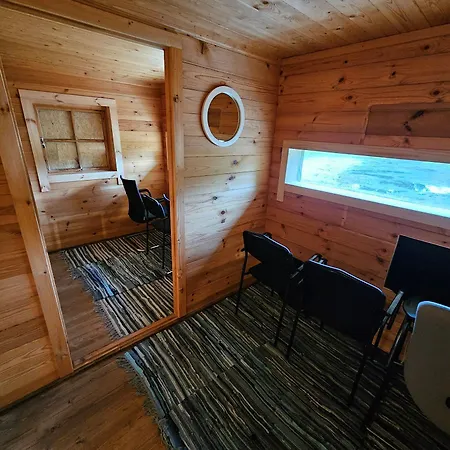 Bear Watching Hide Of Alutaguse 캠프장 *