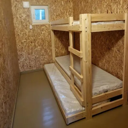 Bear Watching Hide Of Alutaguse Kamp alanı