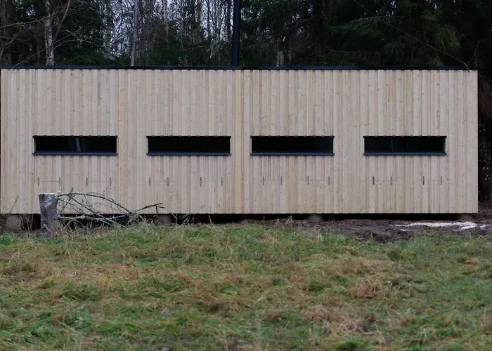 Kemping Bear Watching Hide Of Alutaguse Palasi